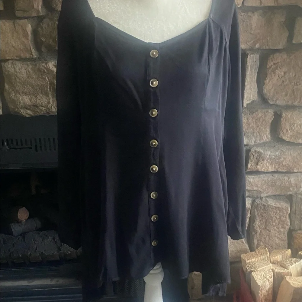 TORRID-BLACK BUTTON FRONT BLOUSE - Picture 2 of 8